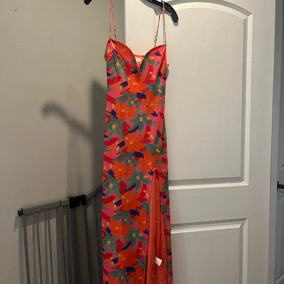 Lovers + Friends magnolia dress - Picture 4 of 5